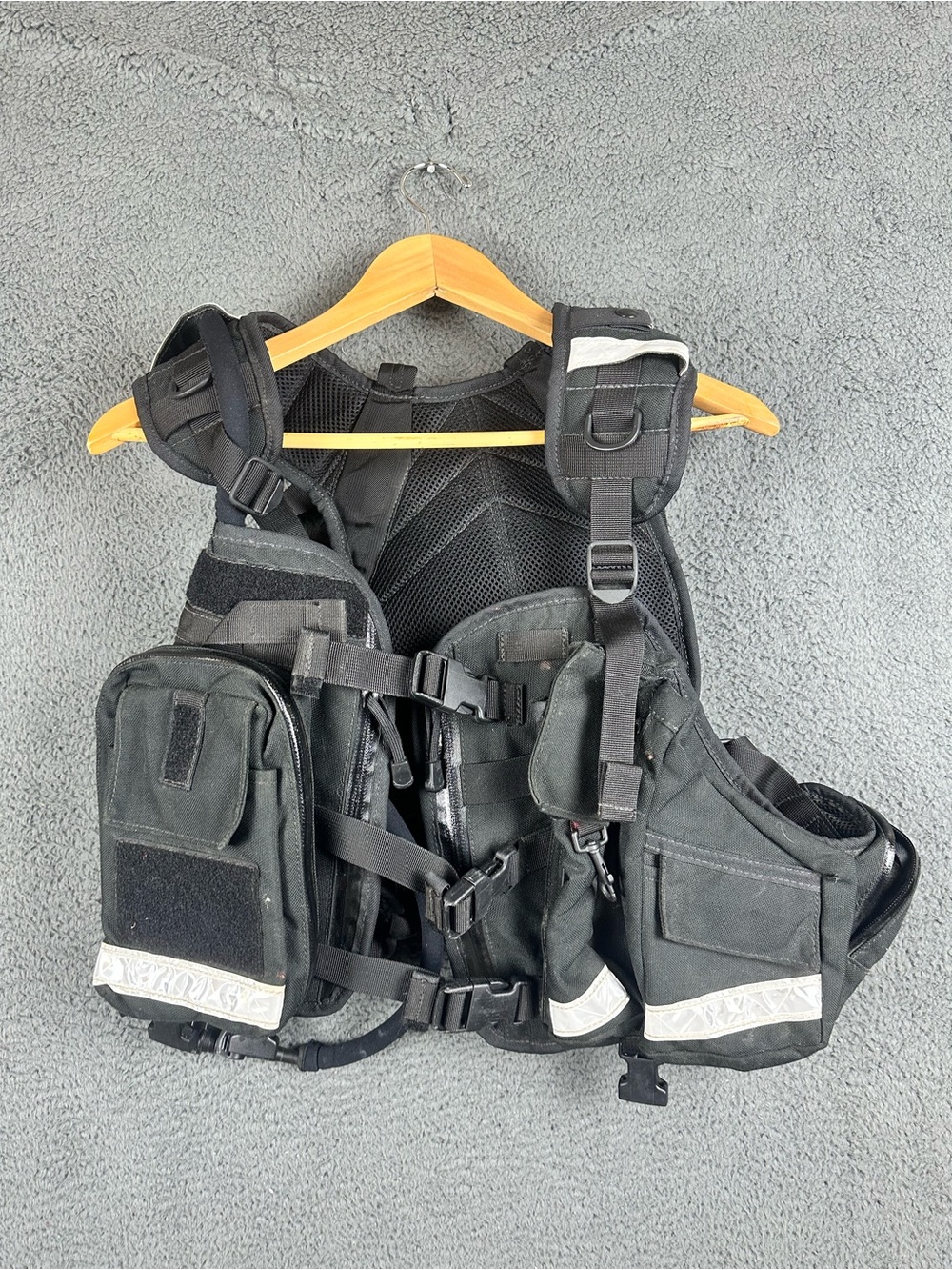 Wolfpack Gear Tactical Load Bearing Vest CamelBak Reservoir Black Reflective